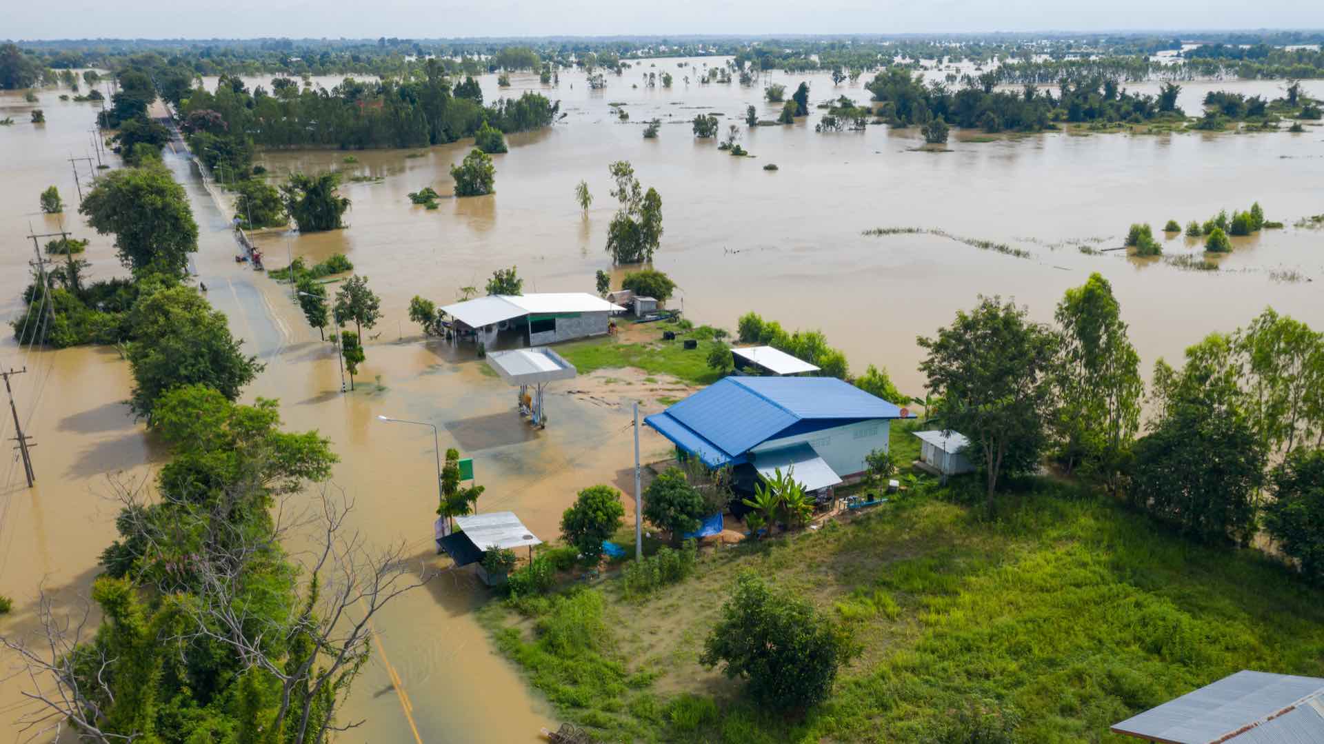 At least ten dead in floods in eastern Uganda